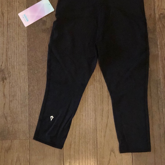 Black Ivivva by Lululemon Nulu Strong Spirit Pant - Picture 7 of 14